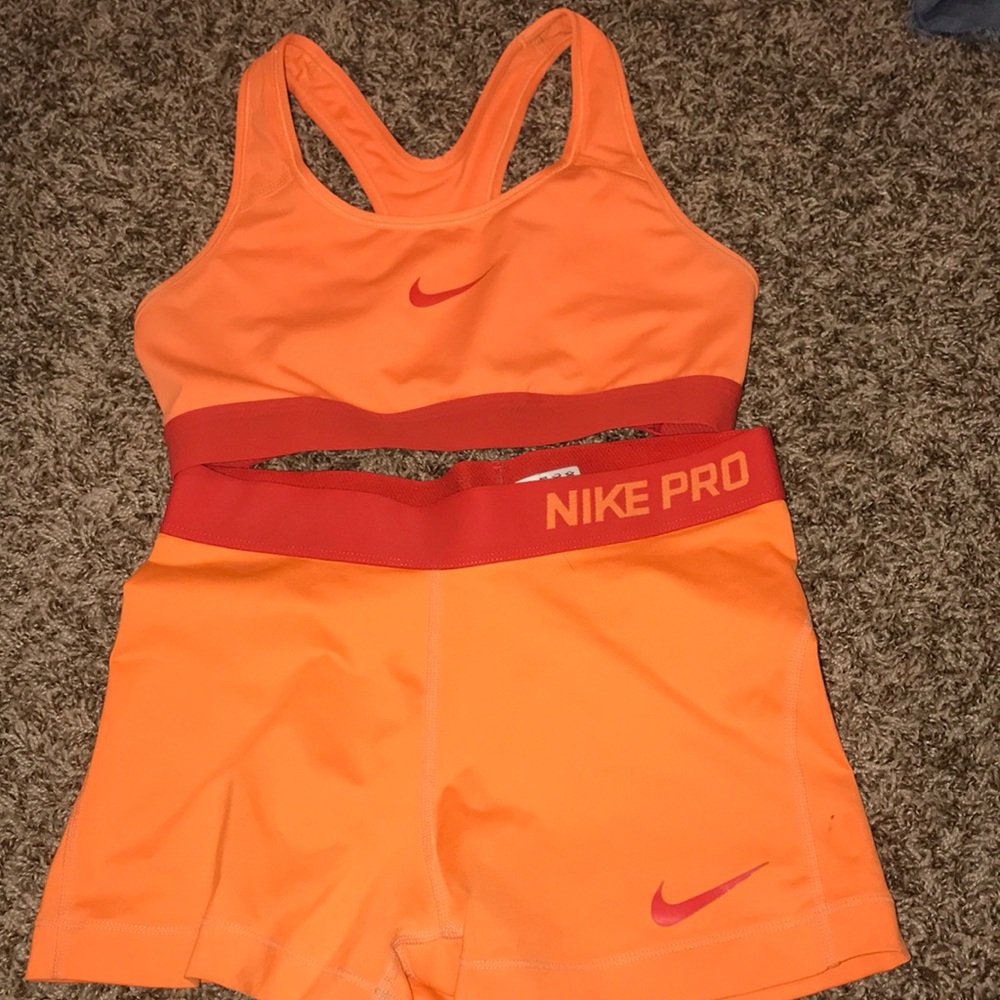 nike sports bra and spandex